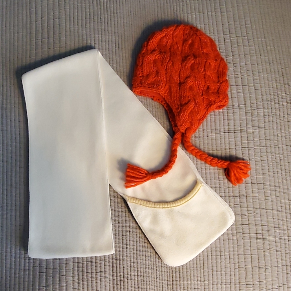 Fleece scarf and hat